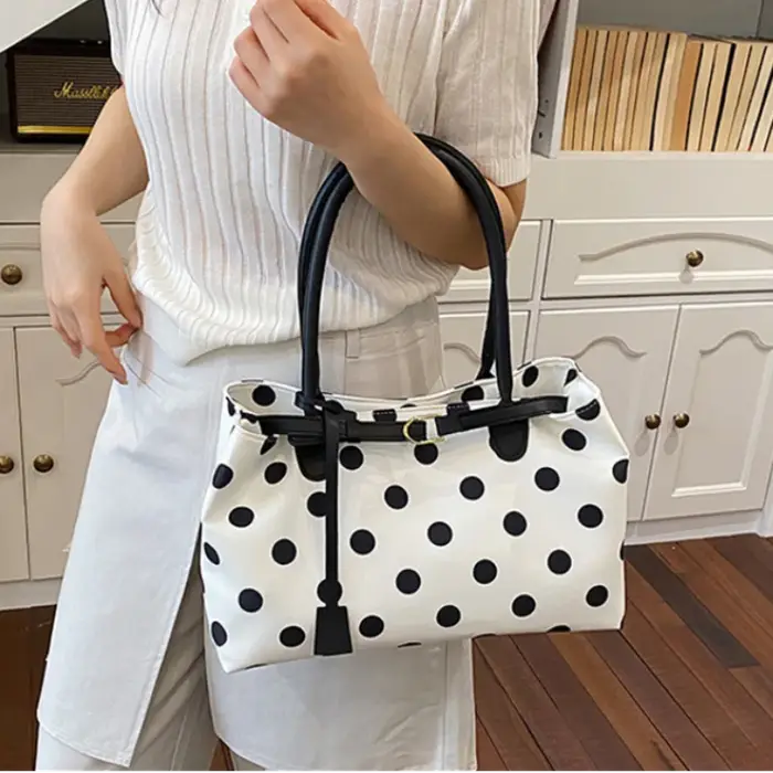 Sac fourre-tout coréen à pois avec boucle de ceinture