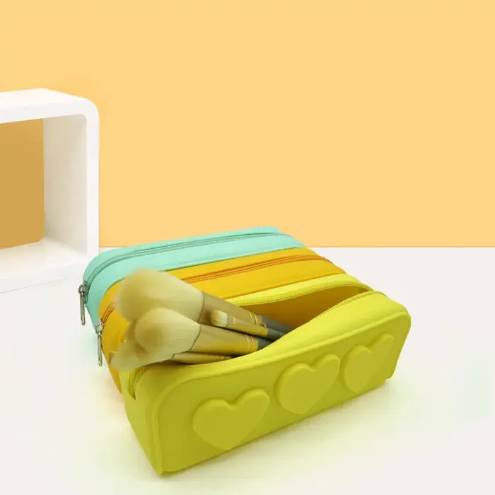 Trousse à pinceaux de maquillage, trousse de toilette, organisateur pour femmes, trousse à cosmétiques en Silicone, trousse à crayons avec motif de cœur