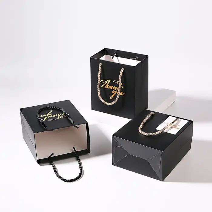 Petit sac cadeau avec poignées