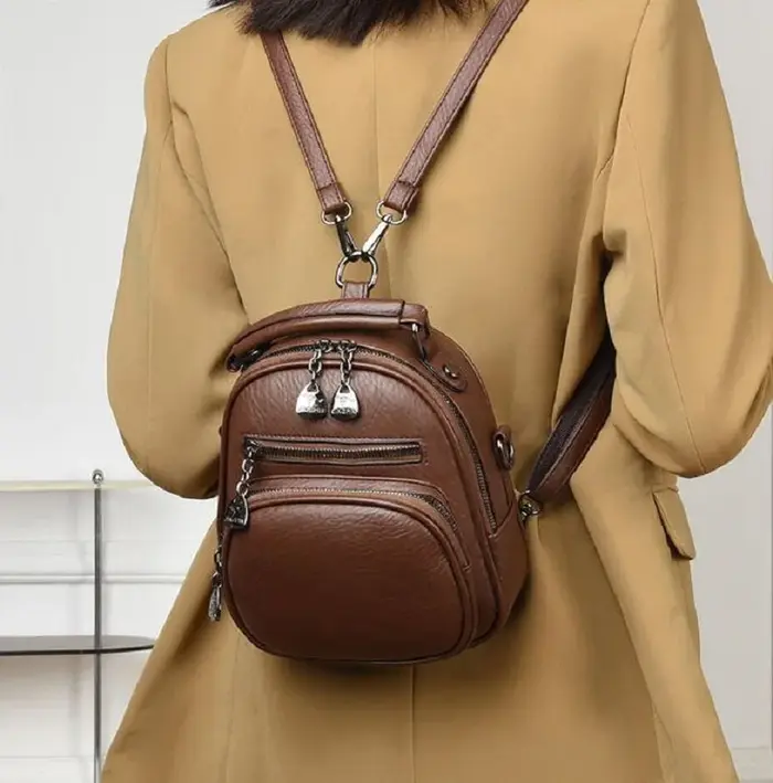 Petits sacs à dos en cuir souple pour femmes
