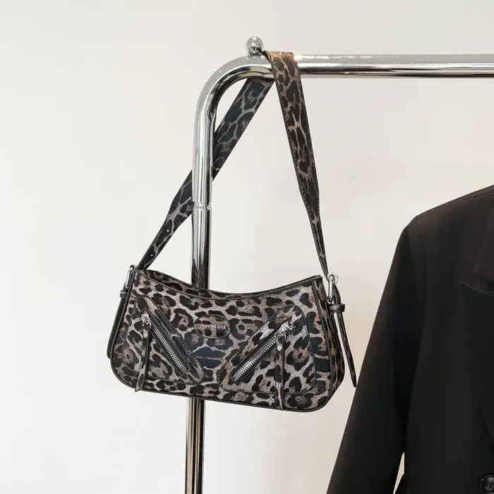 Sac à bandoulière demi-lune en cuir PU, sac à main de styliste de Style Punk, sac à aisselles rétro