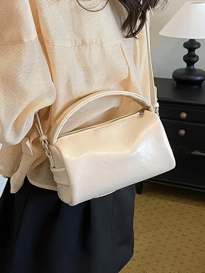 Sac à main classique noir en cuir souple pour femme