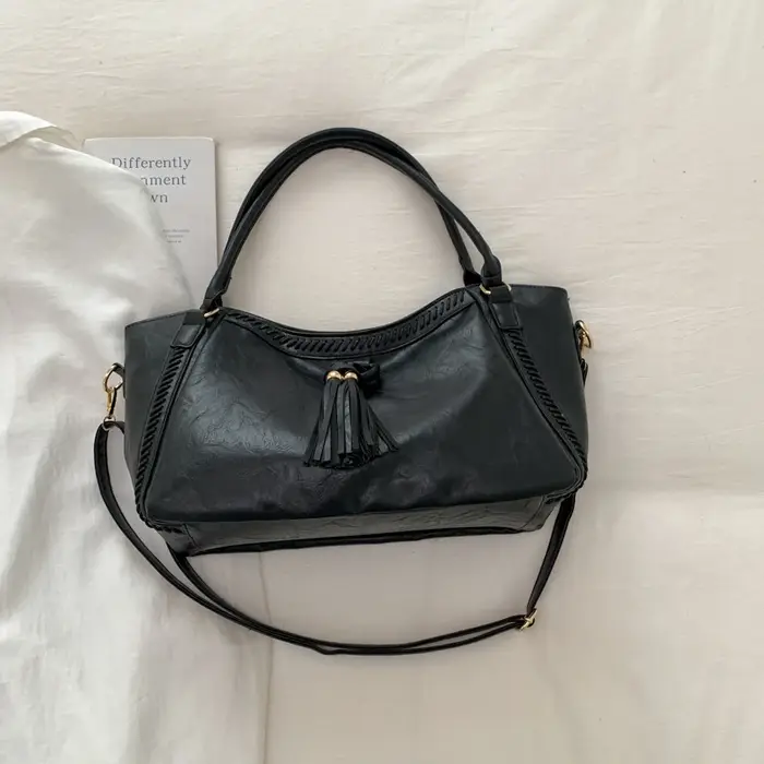 Sac de trajet Vintage en cuir Pu pour femmes, sac à bandoulière à pompon, Style européen, sac pour o