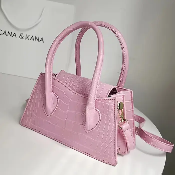 Petit sac à main carré rose pour femme
