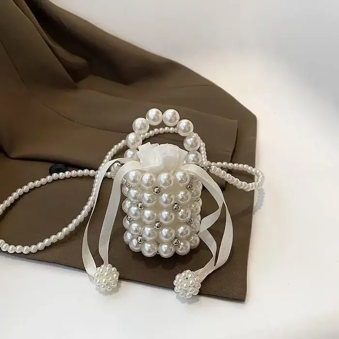 Sac à main perlé blanc clair tendance pour fille, avec longue chaîne, pochette de mariée, nouvelle c