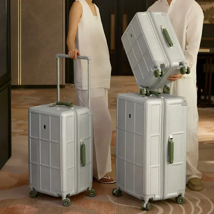 Valise de cabine légère de luxe en fibre de carbone | Poignée large