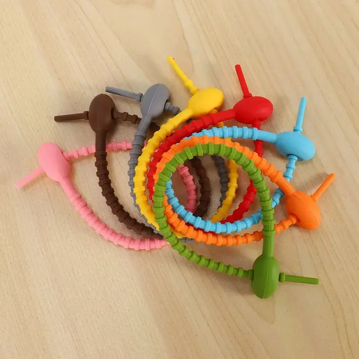 FLYY - 80 attaches en silicone colorées