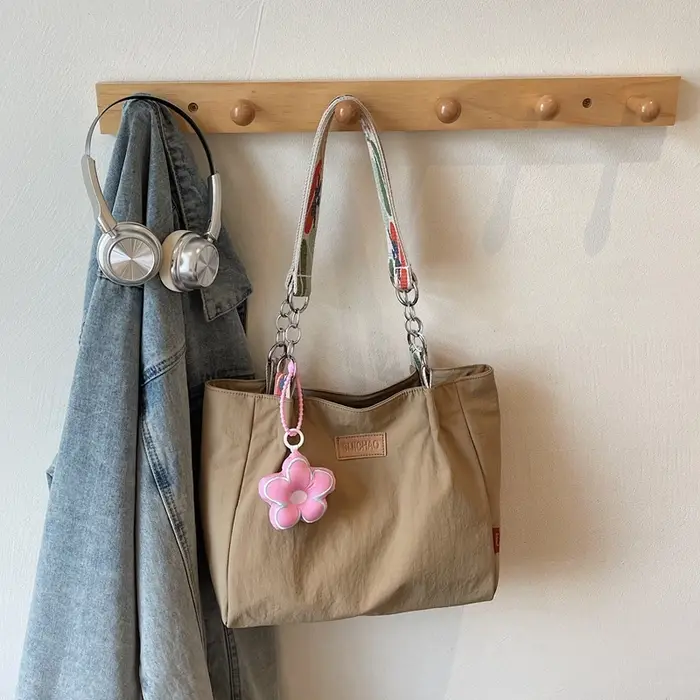 Sac pour femmes avec décoration florale en Nylon