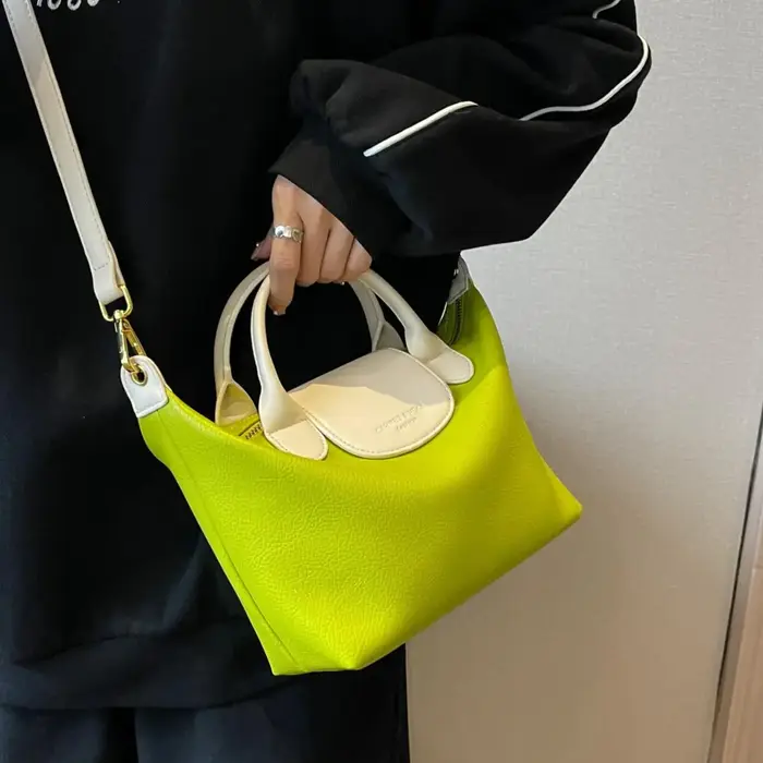 2024 Sacs à bandoulière de luxe Mini fourre-tout dames sac à main polyvalent en nylon mode Niche Designer sac